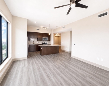 9787 Katy Freeway - Photo Thumbnail 3