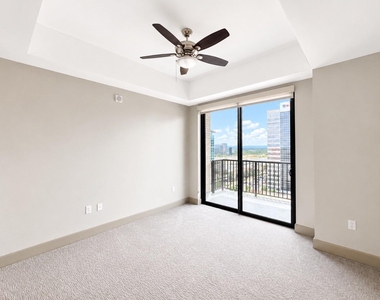 9787 Katy Freeway - Photo Thumbnail 5