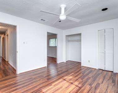 3927 Pleasant Valley Drive - Photo Thumbnail 33