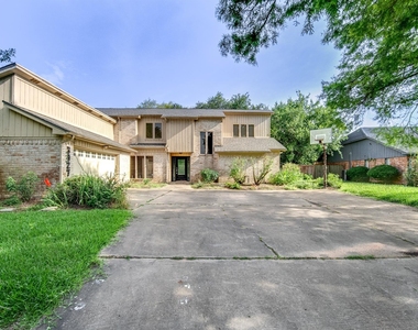 3927 Pleasant Valley Drive - Photo Thumbnail 1