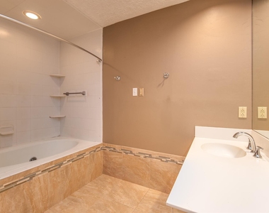 3927 Pleasant Valley Drive - Photo Thumbnail 30