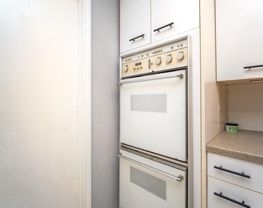 3927 Pleasant Valley Drive - Photo Thumbnail 17