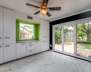 3927 Pleasant Valley Drive - Photo Thumbnail 13