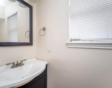 3927 Pleasant Valley Drive - Photo Thumbnail 40