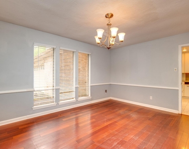 3927 Pleasant Valley Drive - Photo Thumbnail 6
