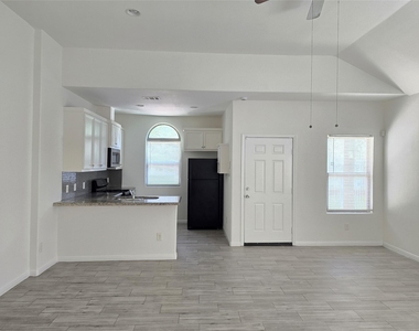 3702 Wylie Street - Photo Thumbnail 2