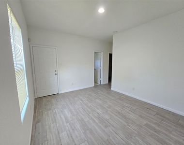 3702 Wylie Street - Photo Thumbnail 11