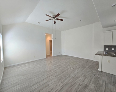 3702 Wylie Street - Photo Thumbnail 3