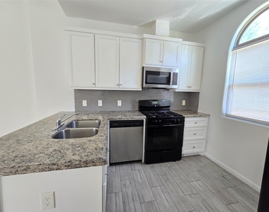 3702 Wylie Street - Photo Thumbnail 4