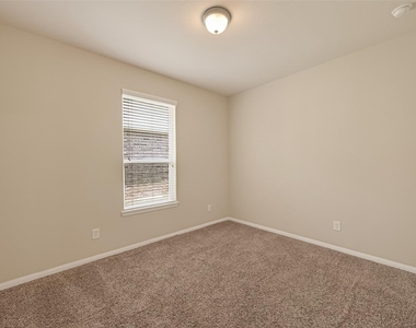 1251 S Maple Drive - Photo Thumbnail 15