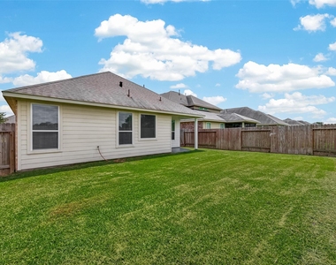1251 S Maple Drive - Photo Thumbnail 25