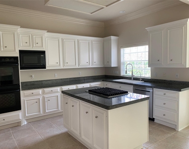 19818 Parkwater Circle - Photo Thumbnail 11