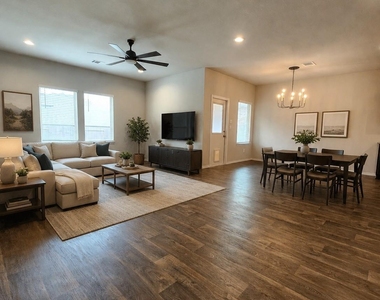 14719 Black Brush Manor - Photo Thumbnail 4