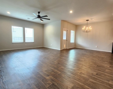14719 Black Brush Manor - Photo Thumbnail 7
