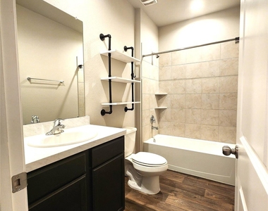 14719 Black Brush Manor - Photo Thumbnail 9