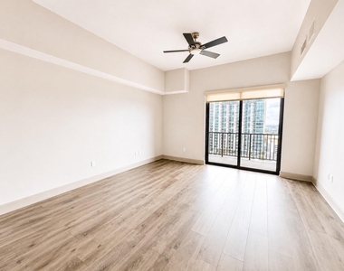 9787 Katy Freeway - Photo Thumbnail 1