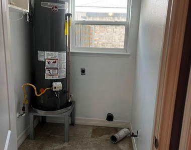 12418 Plumbrook Drive - Photo Thumbnail 18