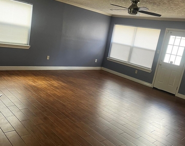12418 Plumbrook Drive - Photo Thumbnail 5