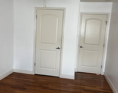 12418 Plumbrook Drive - Photo Thumbnail 15