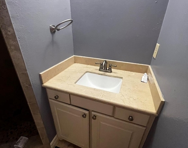 12418 Plumbrook Drive - Photo Thumbnail 10