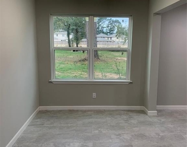 17219 Lillian Lane - Photo Thumbnail 4
