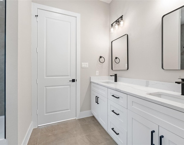 2607 Liguria Ln - Photo Thumbnail 16