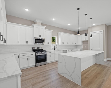 2607 Liguria Ln - Photo Thumbnail 9