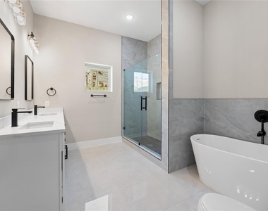 2607 Liguria Ln - Photo Thumbnail 20
