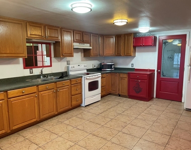 2116 Strand Street - Photo Thumbnail 6
