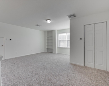 2410 Lakecrest Town Drive - Photo Thumbnail 22