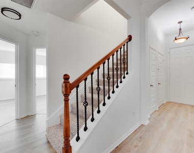 2410 Lakecrest Town Drive - Photo Thumbnail 2