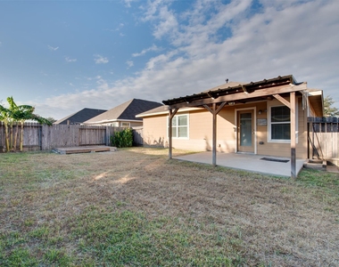 2410 Lakecrest Town Drive - Photo Thumbnail 24