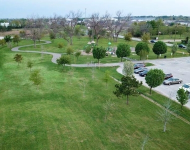 2410 Lakecrest Town Drive - Photo Thumbnail 28