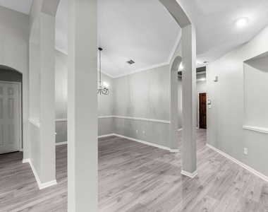 155 N Wimberly Way - Photo Thumbnail 9