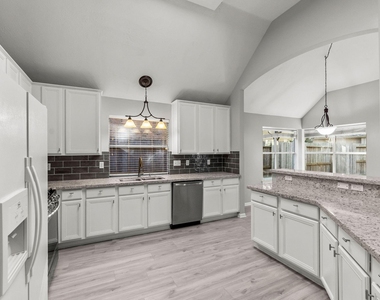 155 N Wimberly Way - Photo Thumbnail 12
