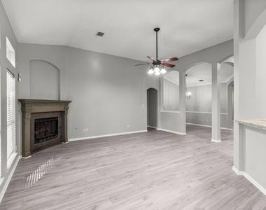 155 N Wimberly Way - Photo Thumbnail 16