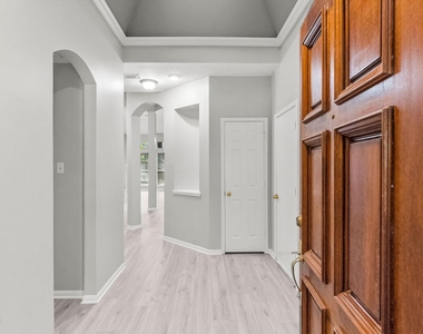 155 N Wimberly Way - Photo Thumbnail 4