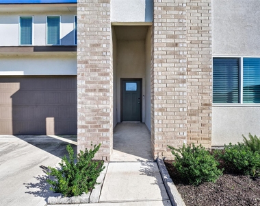 1322 Truckee River Drive - Photo Thumbnail 4
