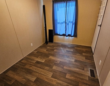 16618 Fairman Drive - Photo Thumbnail 7