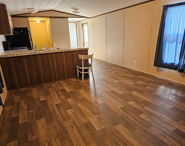 16618 Fairman Drive - Photo Thumbnail 4