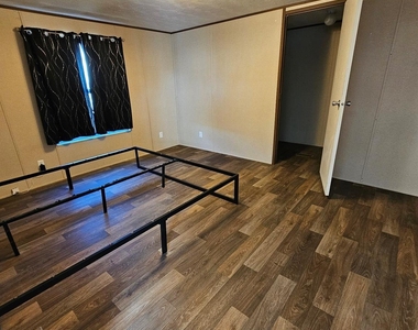 16618 Fairman Drive - Photo Thumbnail 5