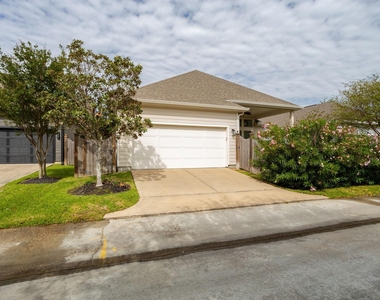 16650 Seminole Ridge Drive - Photo Thumbnail 25