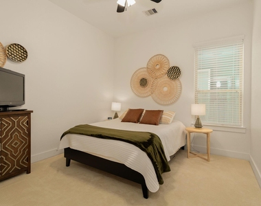 16650 Seminole Ridge Drive - Photo Thumbnail 19
