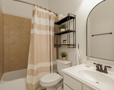 16650 Seminole Ridge Drive - Photo Thumbnail 18