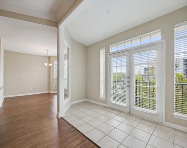 5353 Memorial Drive - Photo Thumbnail 4