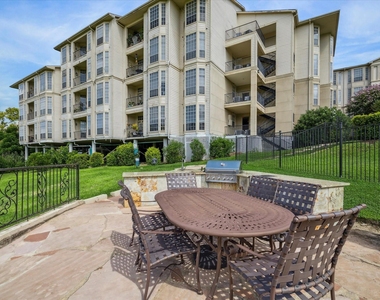 5353 Memorial Drive - Photo Thumbnail 18
