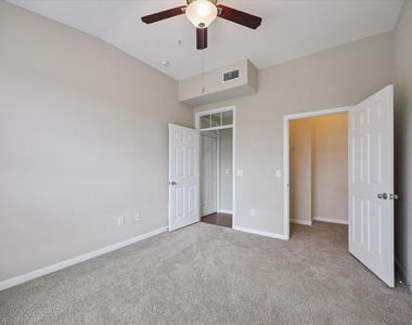 5353 Memorial Drive - Photo Thumbnail 11