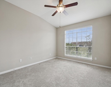5353 Memorial Drive - Photo Thumbnail 10