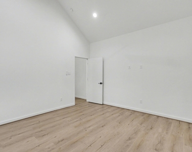 203 Danna Lane - Photo Thumbnail 13