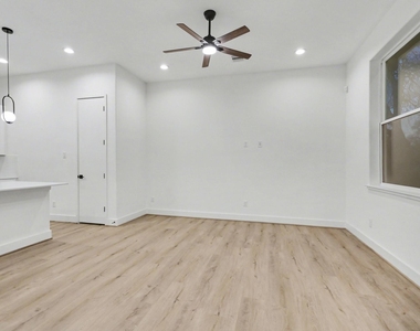203 Danna Lane - Photo Thumbnail 3